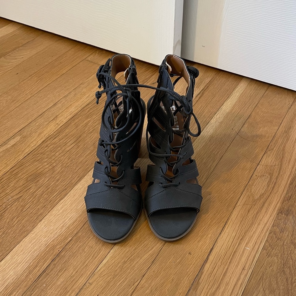 Buckle heels